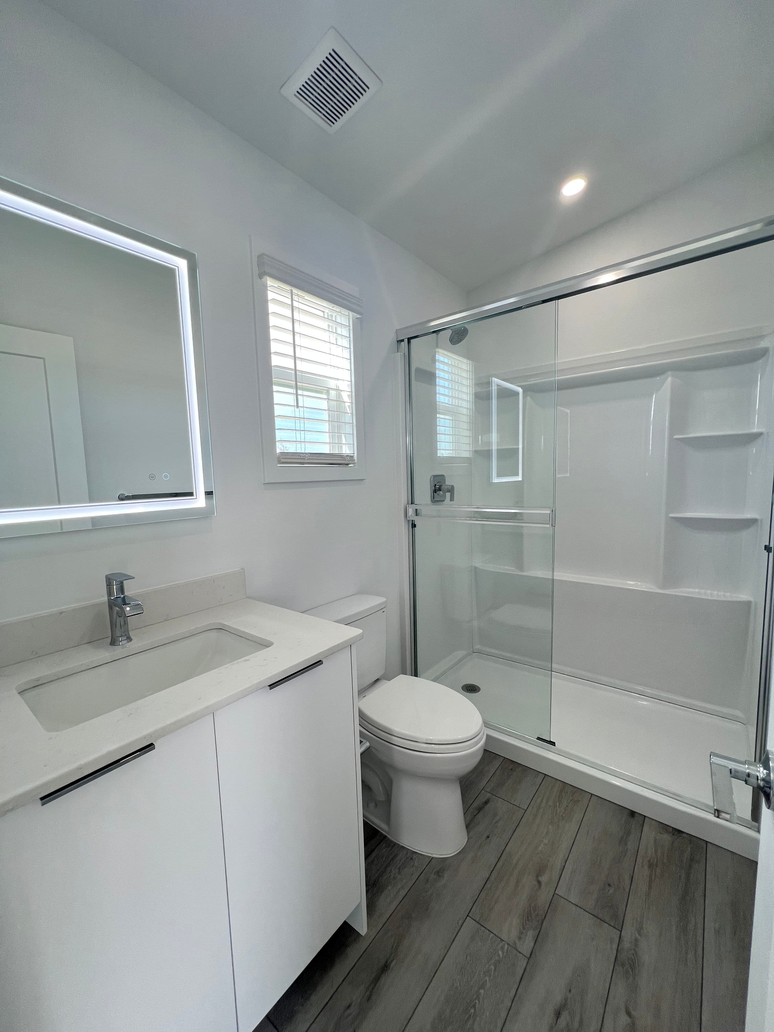 Salt rock interior and bathroom home features