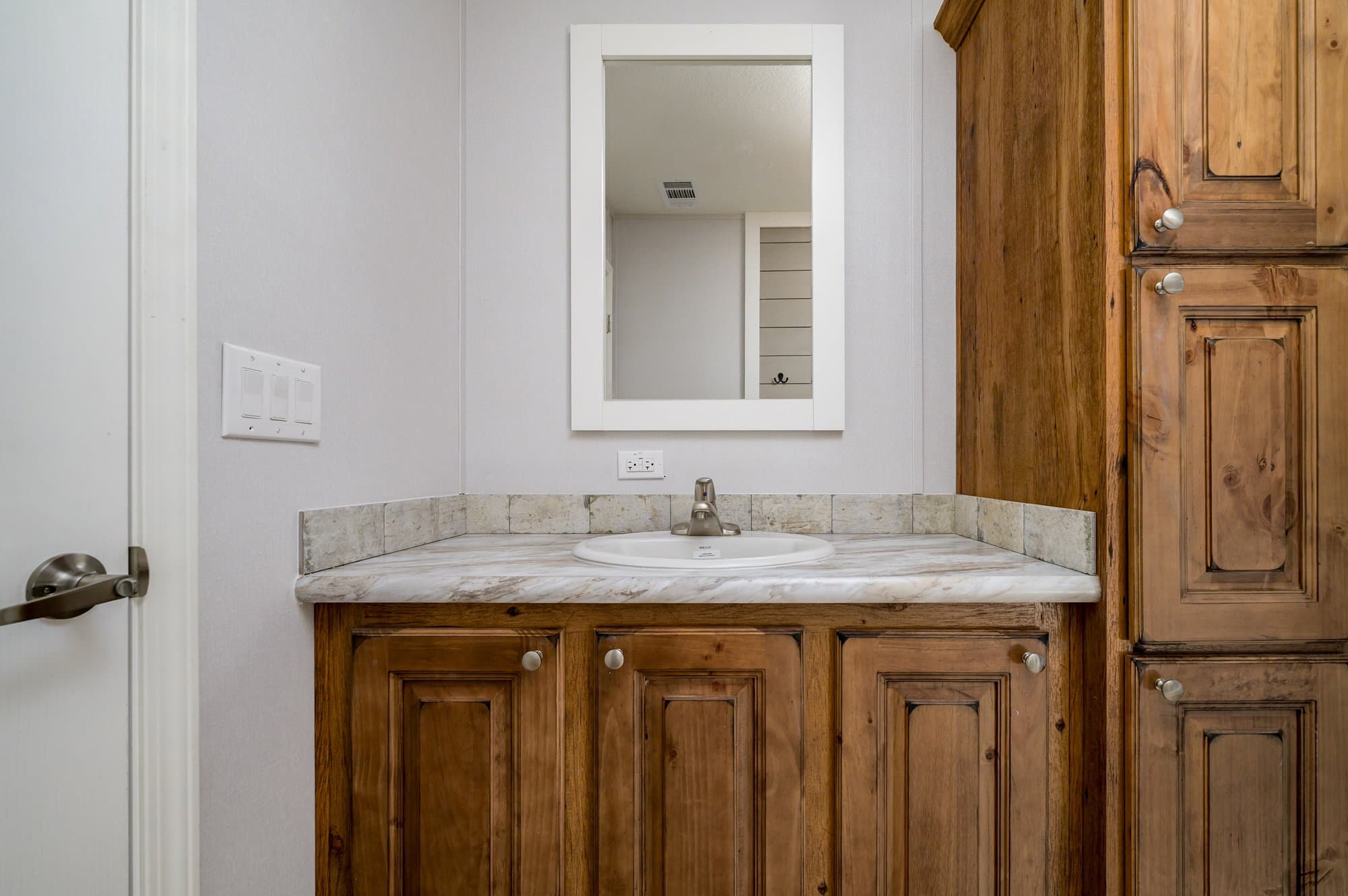 Captiva bathroom home features