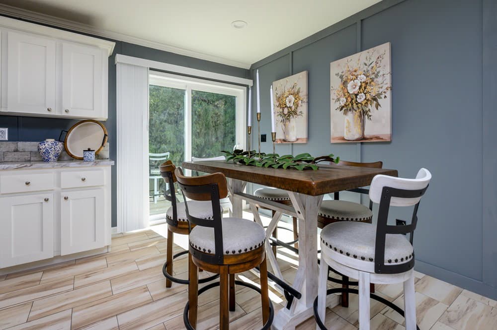 Tater tot interior home features