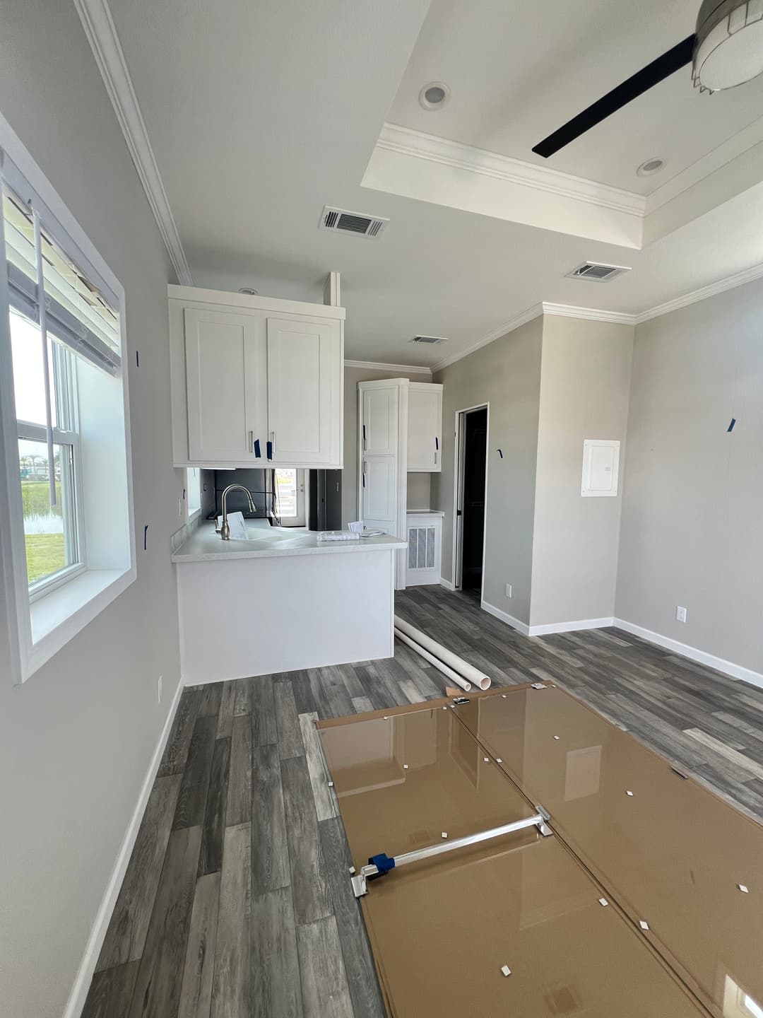 Hawk elite 13381d interior home features