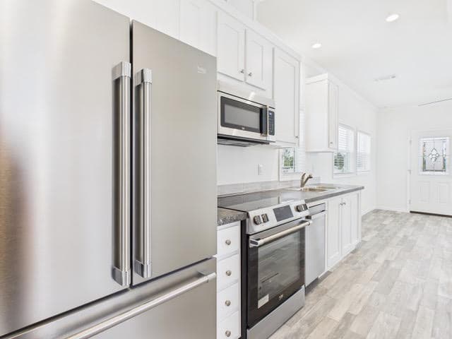 Matilda | ac12401a | hud interior and kitchen home features