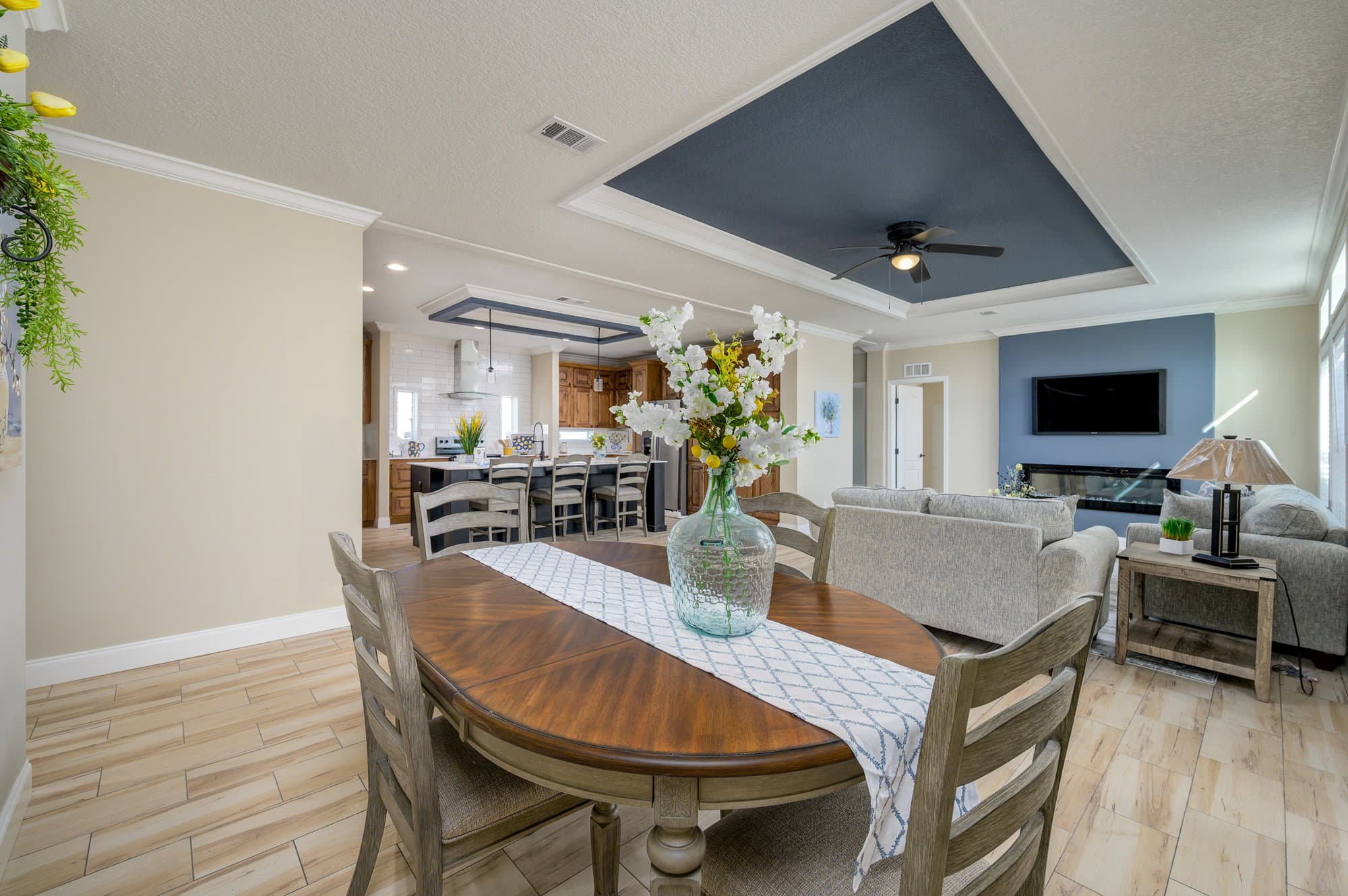 Big mullet interior home features