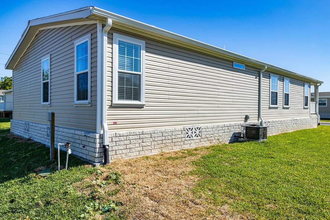 Silver springs 5361 elevation and exterior home features