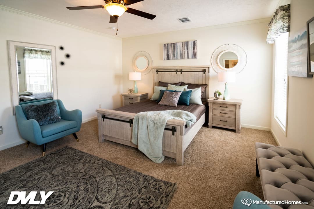 Wl-monl-6809 bedroom home features