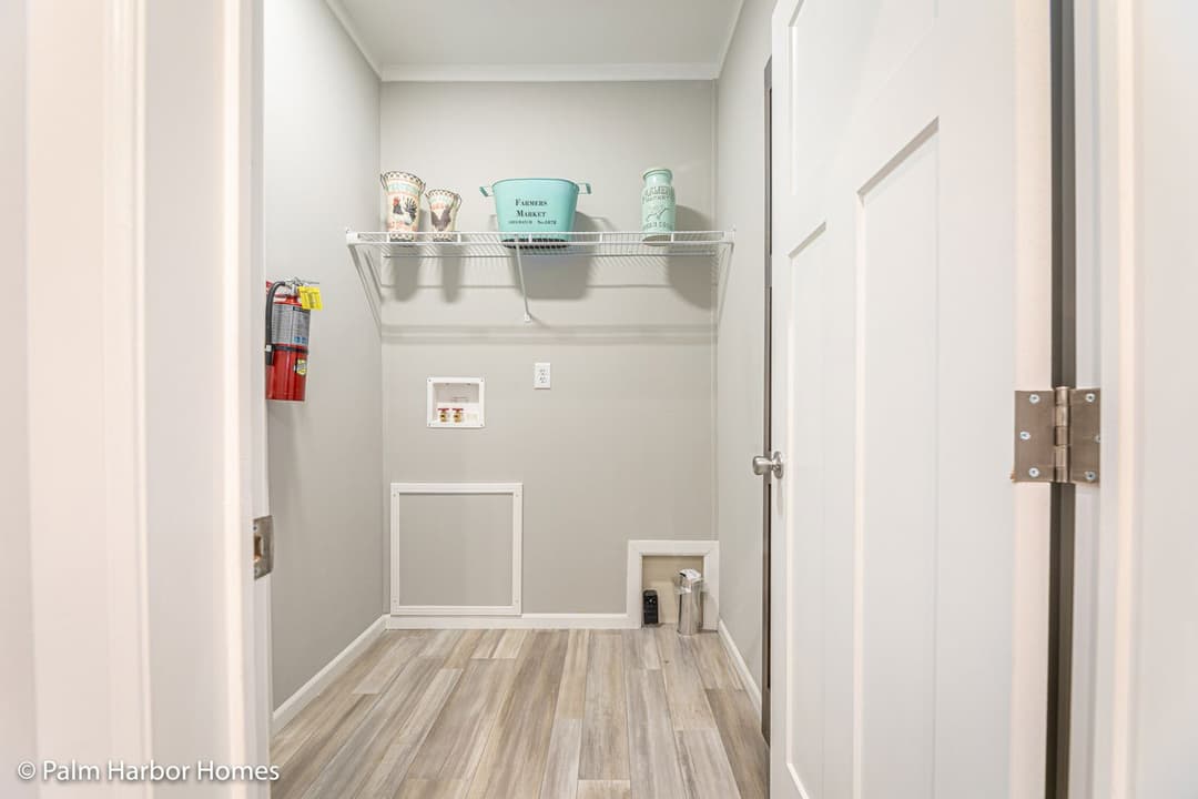 Levy 28482a interior home features