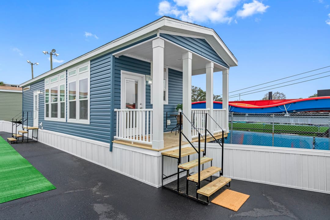 Daisy exterior and elevation home features