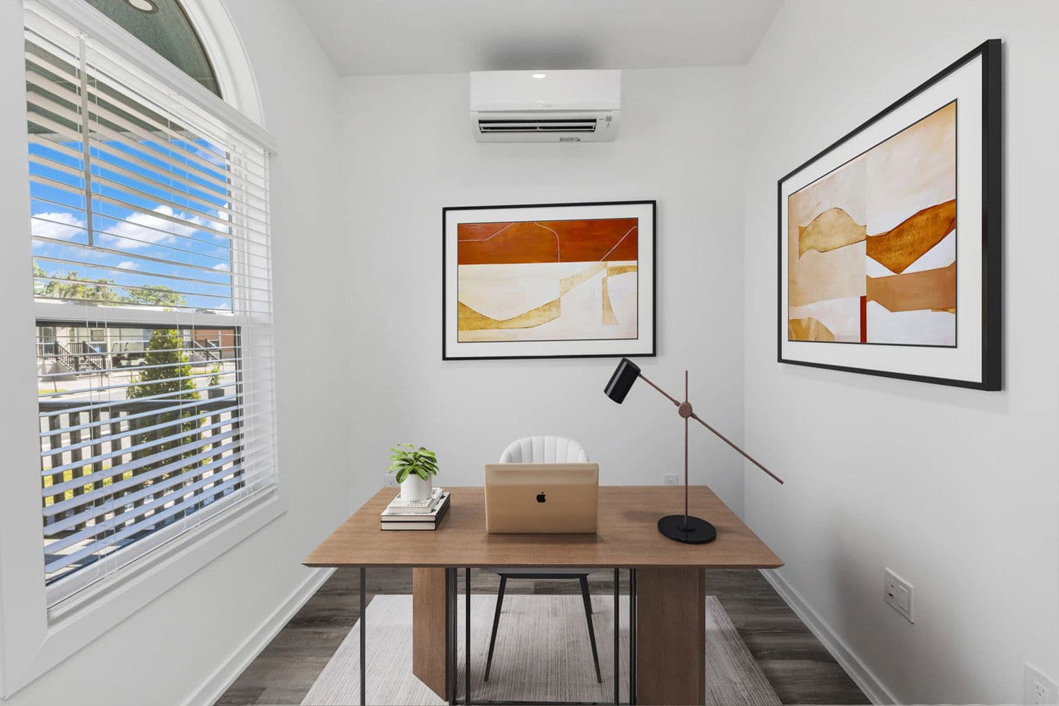 Villa rosa interior home features