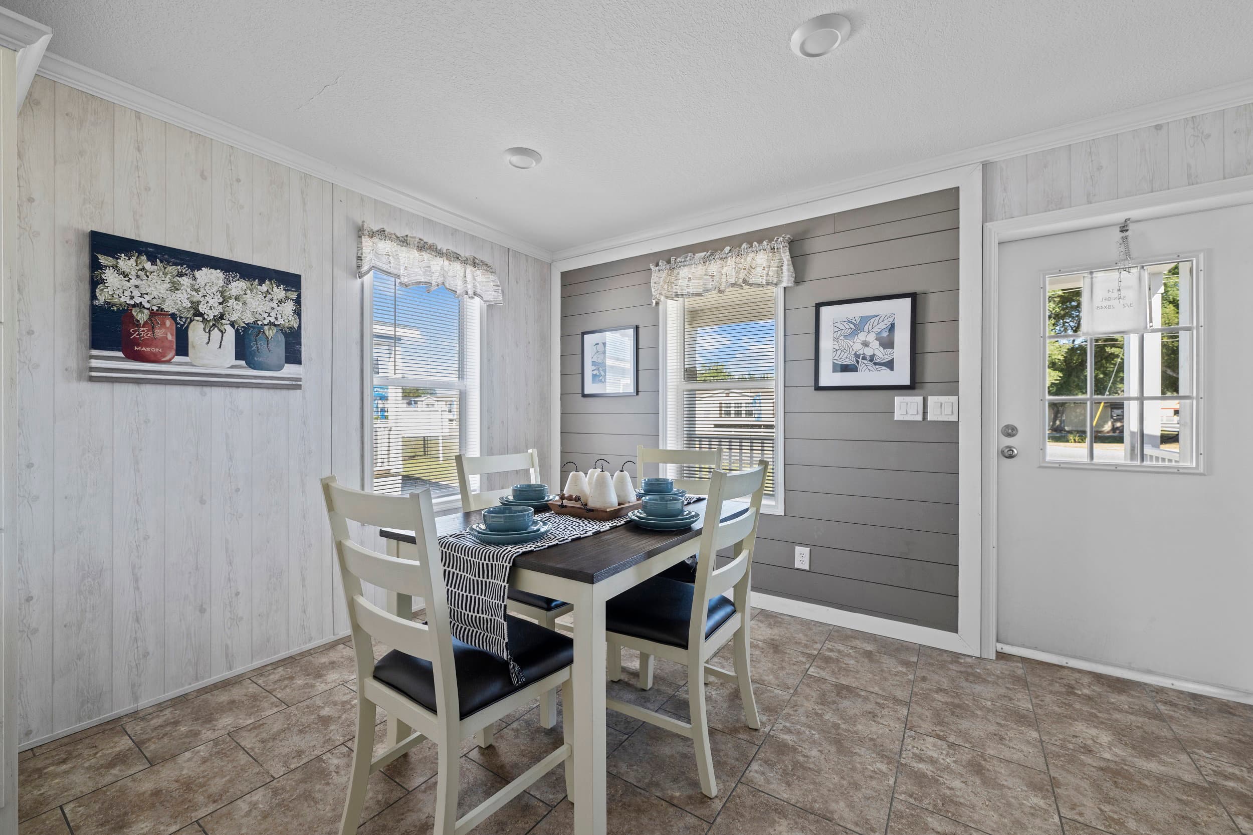 Sanibel interior home features