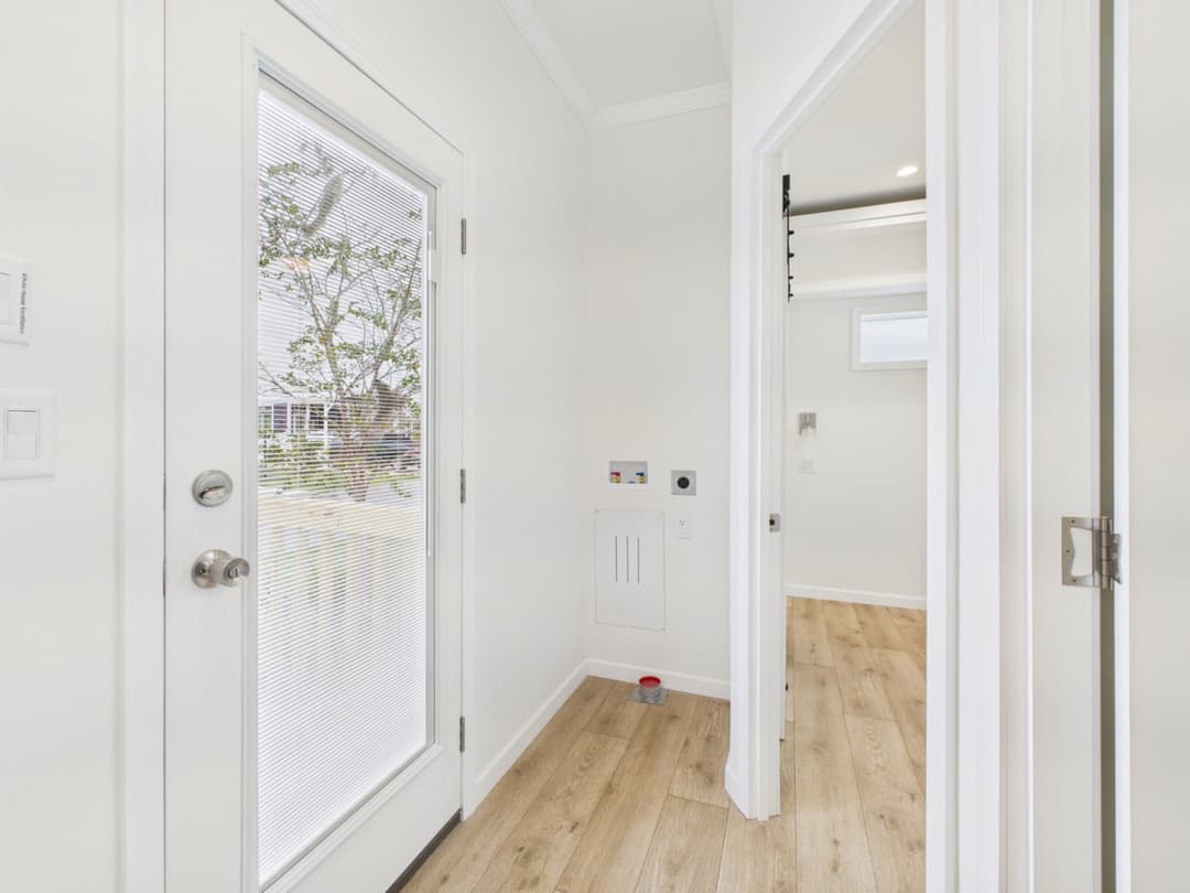 Lake charles 13381b interior home features