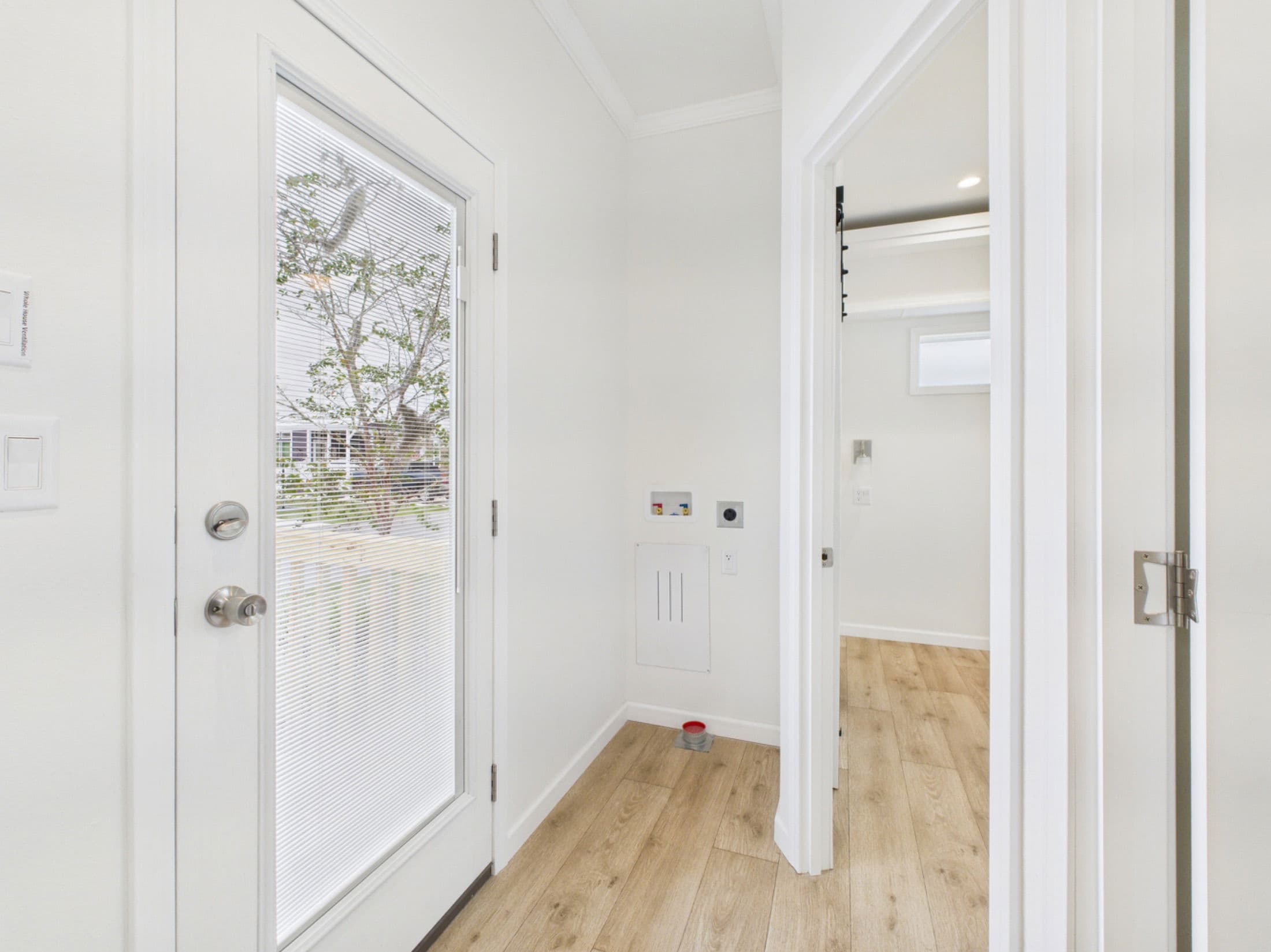 Lake charles 13381b interior home features