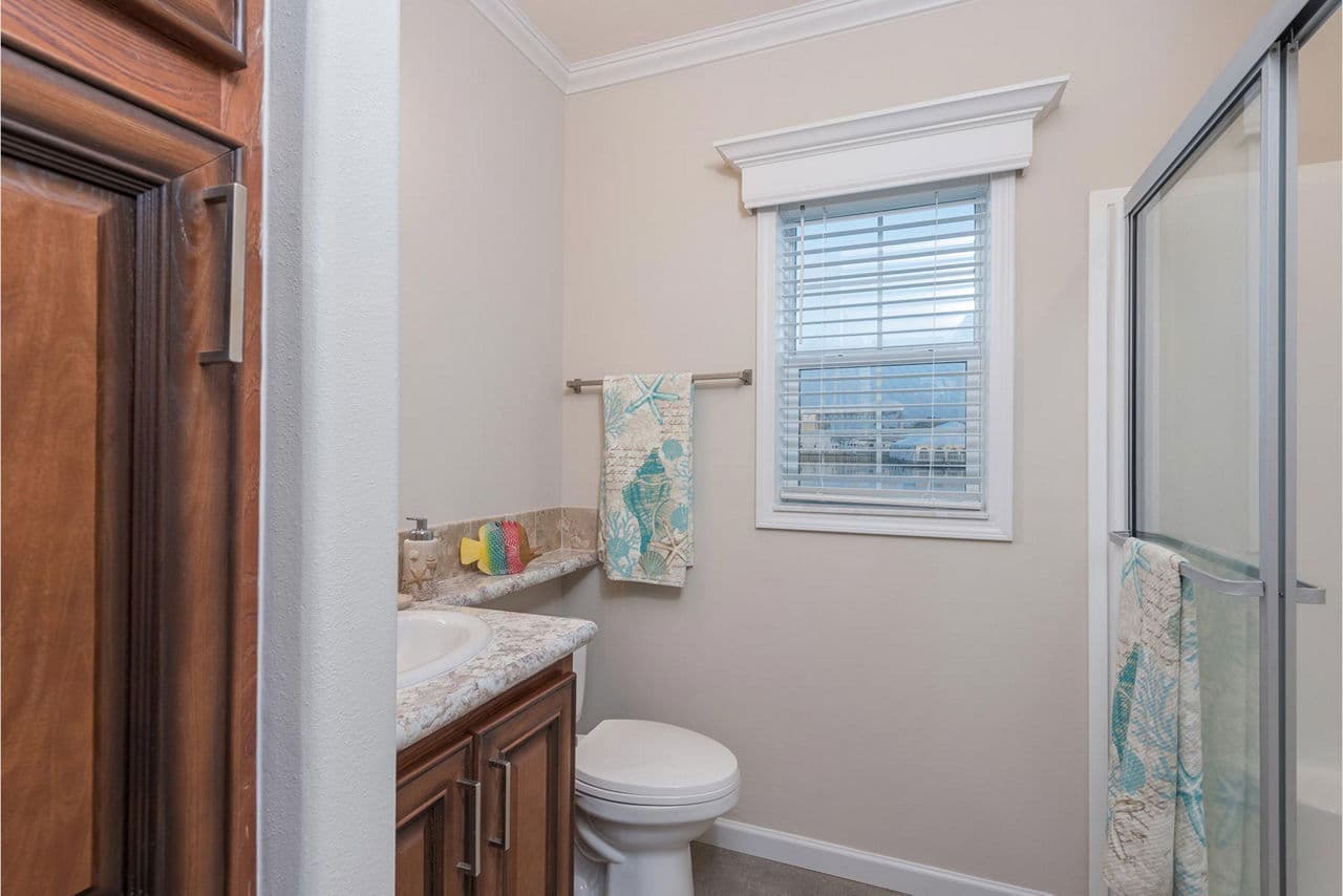 Palm bay 2621b bathroom home features