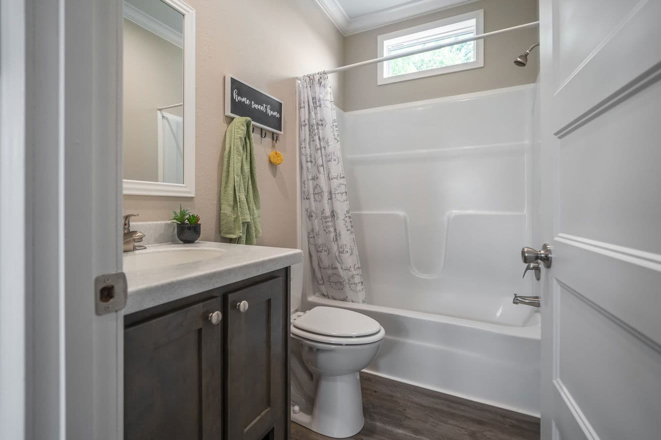 The chariot | 24442a | hud bathroom home features