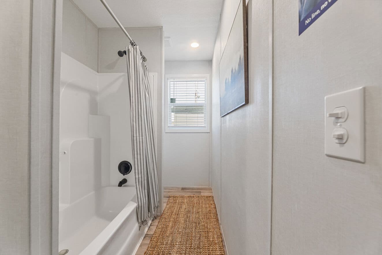 Vivid 28603n bathroom home features