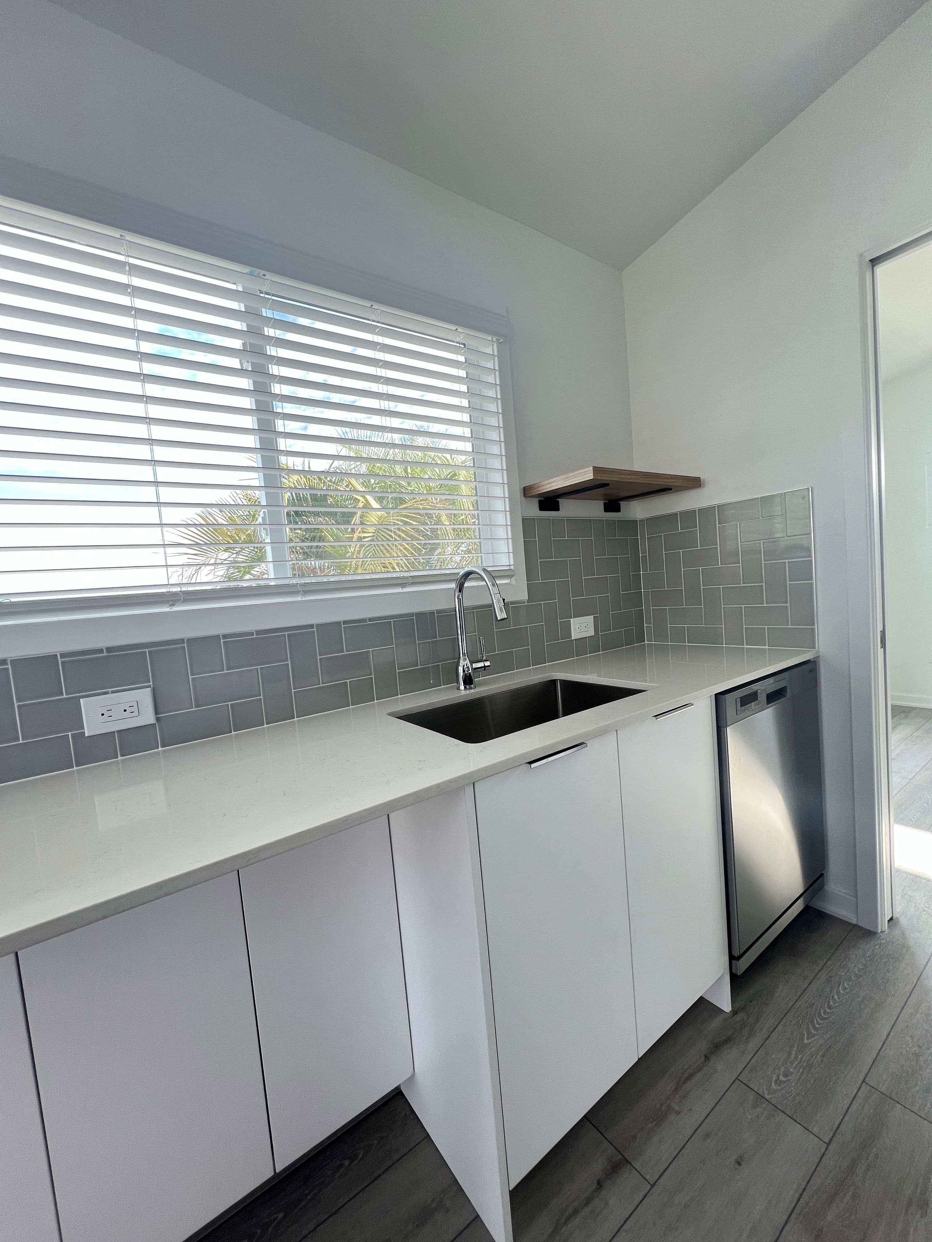 Salt rock interior and kitchen home features