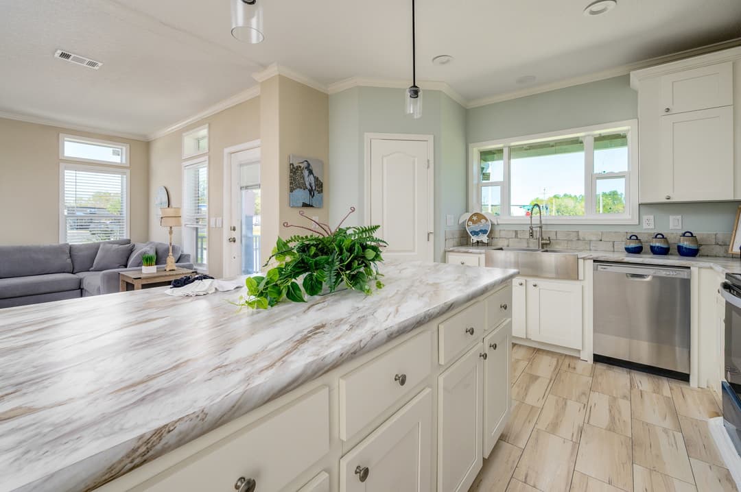 Serenity kitchen home features