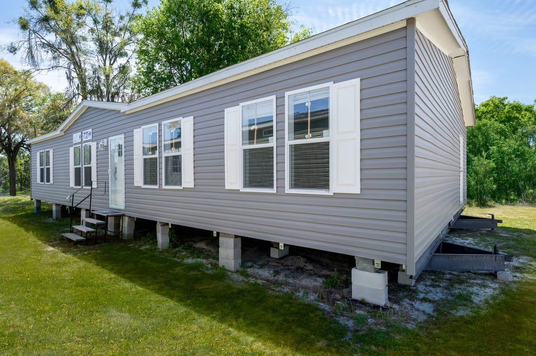 Daphne elevation and exterior home features