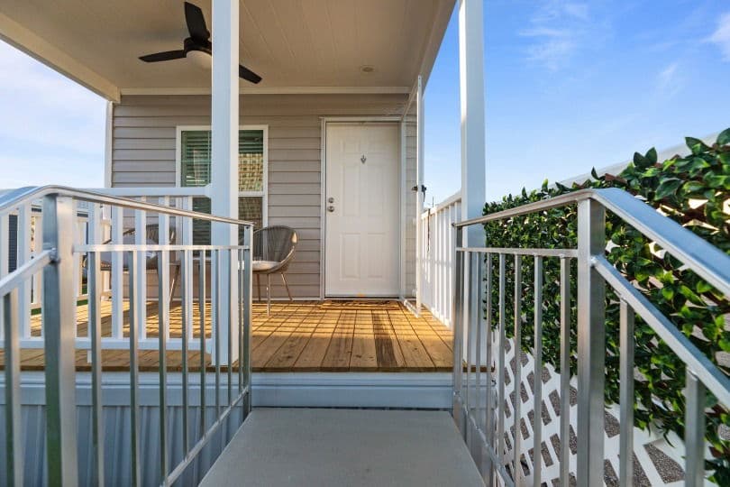 The palmetto rose hero and exterior home features