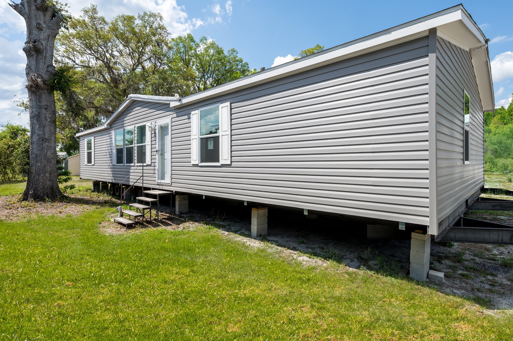 Marco 60 elevation and exterior home features