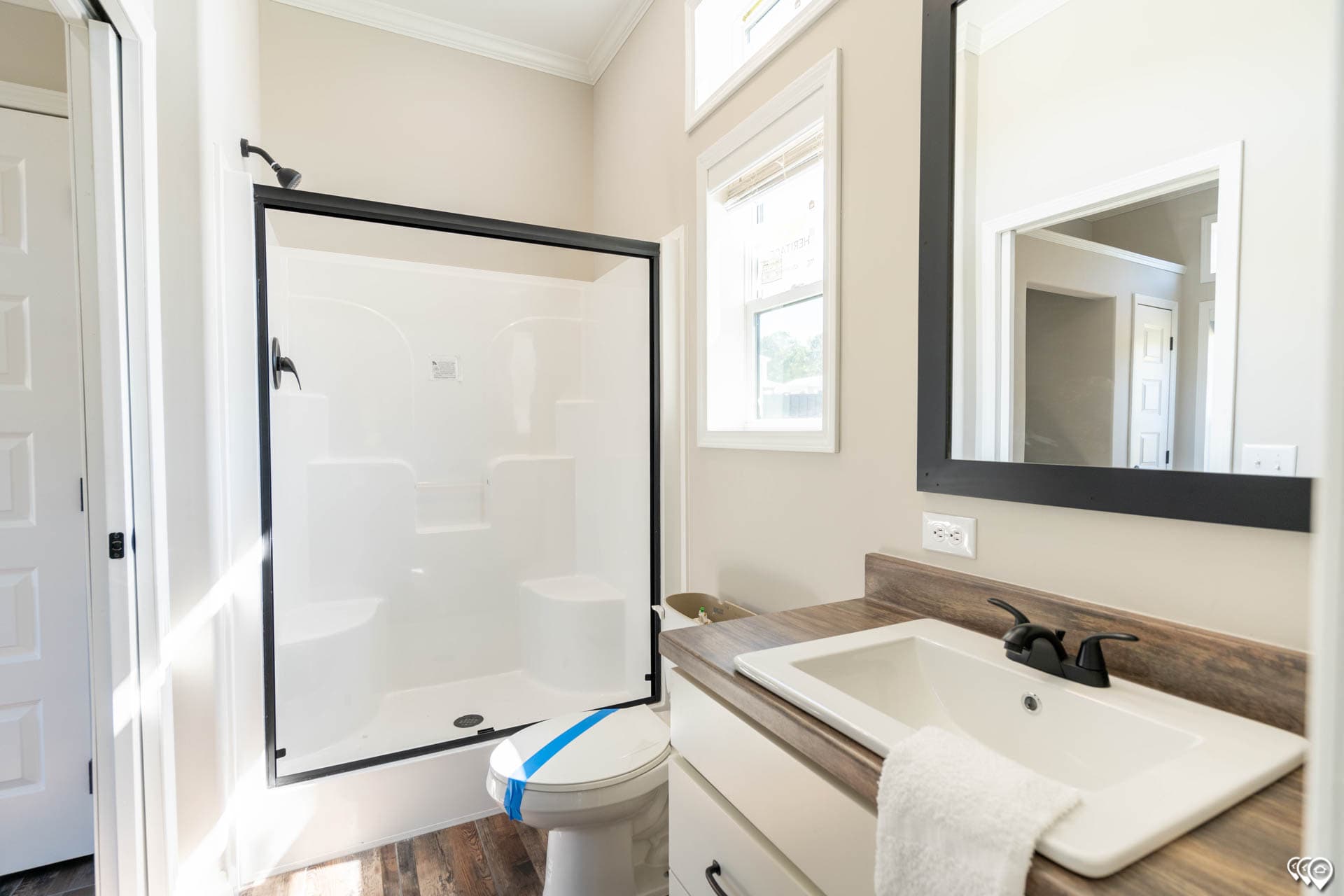 Cozy cabin 2 bathroom home features