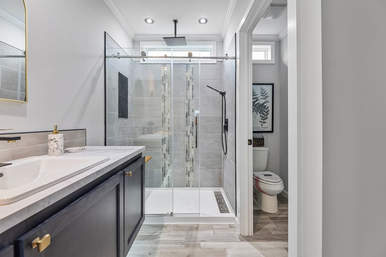 The paxton | 28523a | hud bathroom home features