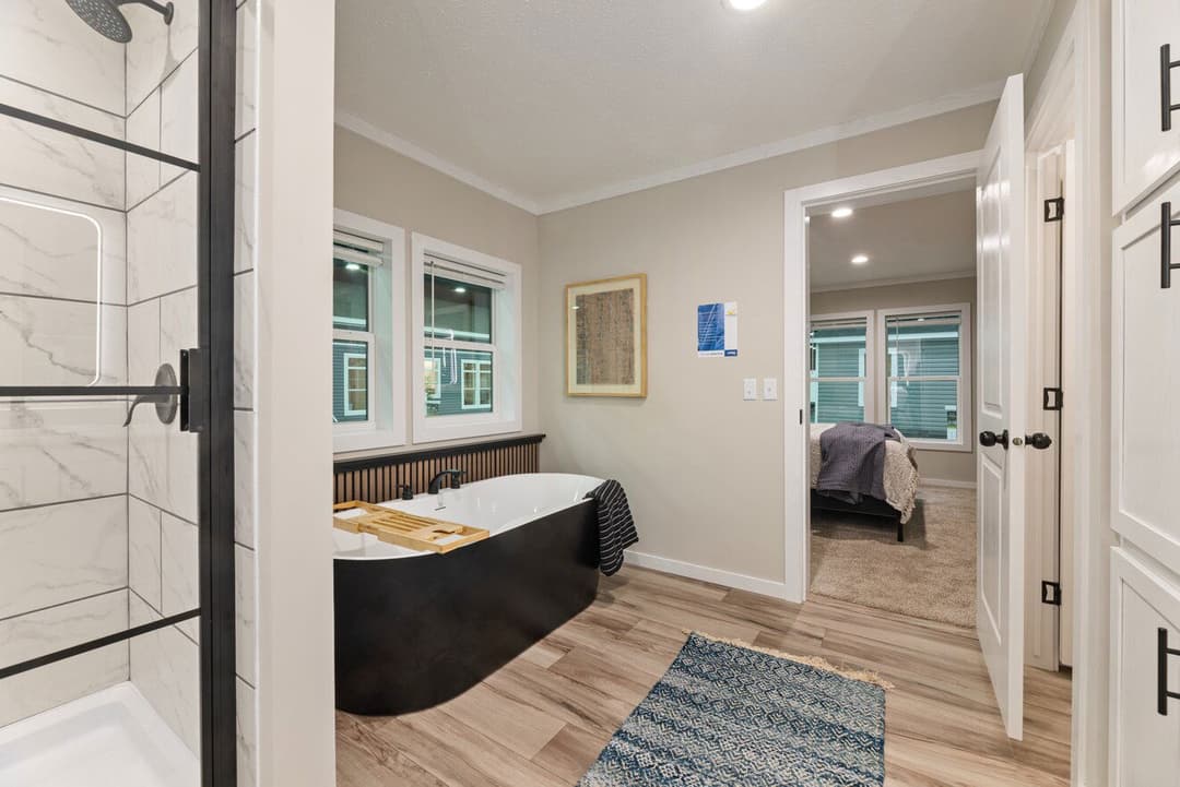 The atmos | 28603n | hud bathroom home features