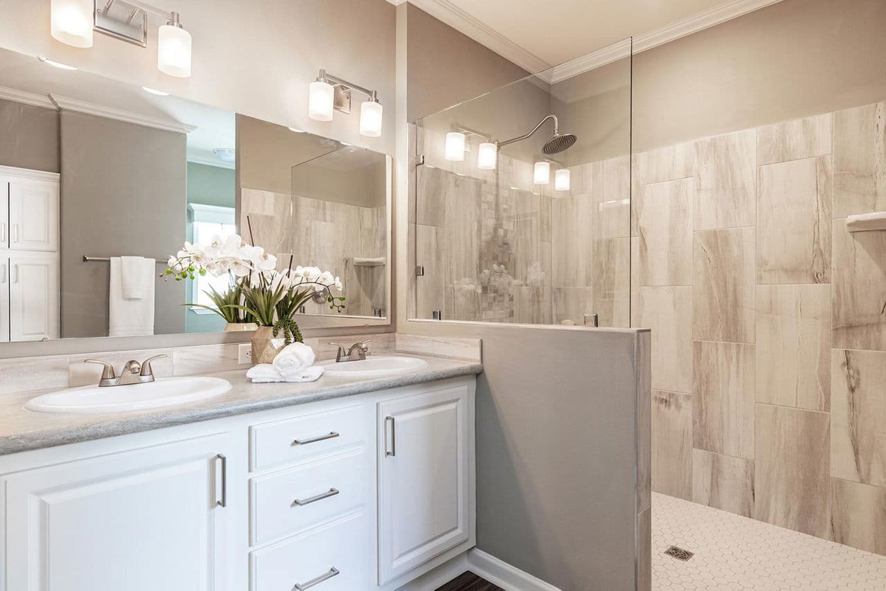 Silver springs elite 6400 bathroom home features