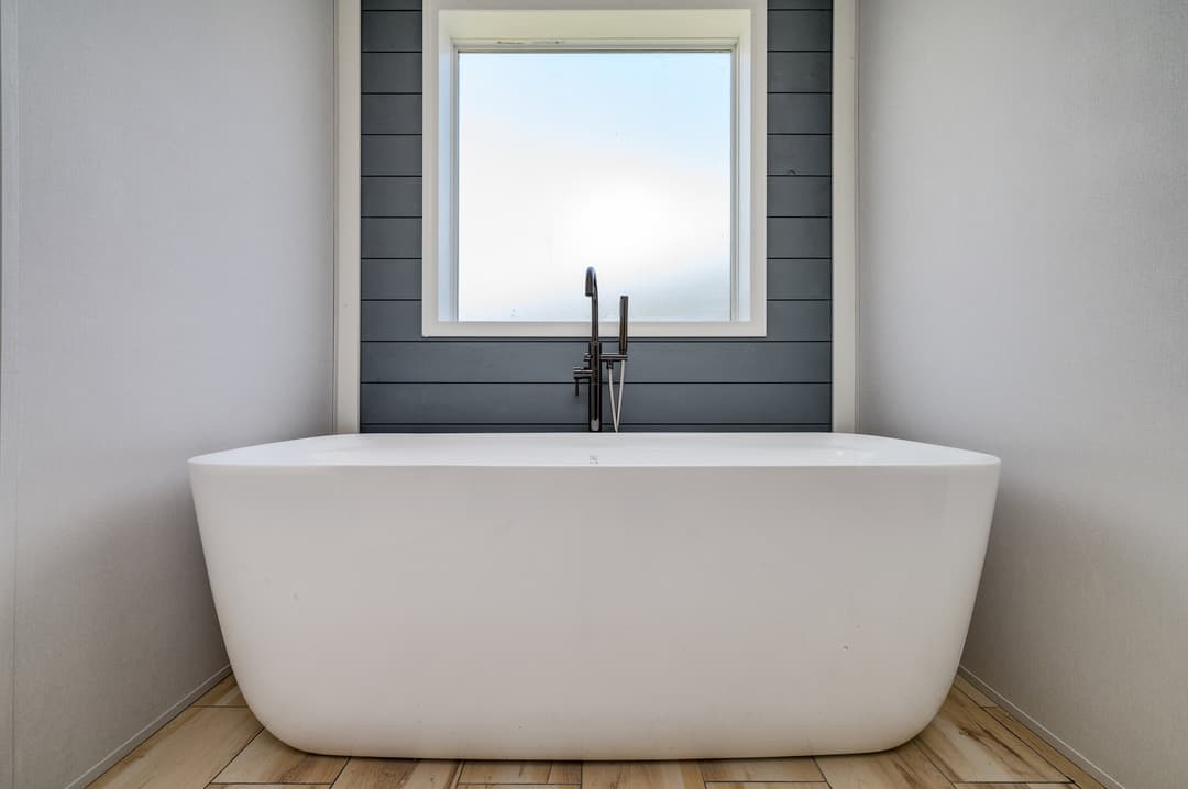 Palmetto bathroom home features