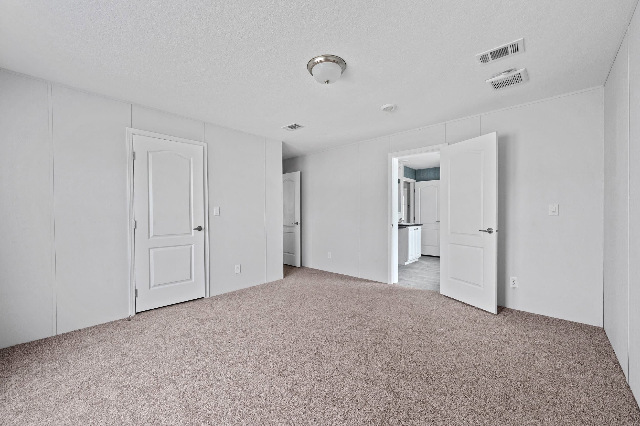 Venice w/study bedroom home features