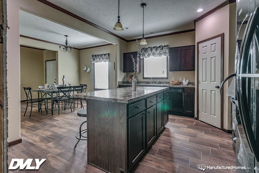 Brooks pointe kitchen home features