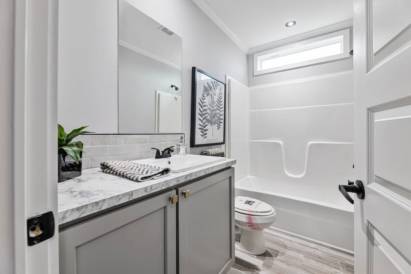 The paxton | 28523a | hud bathroom home features