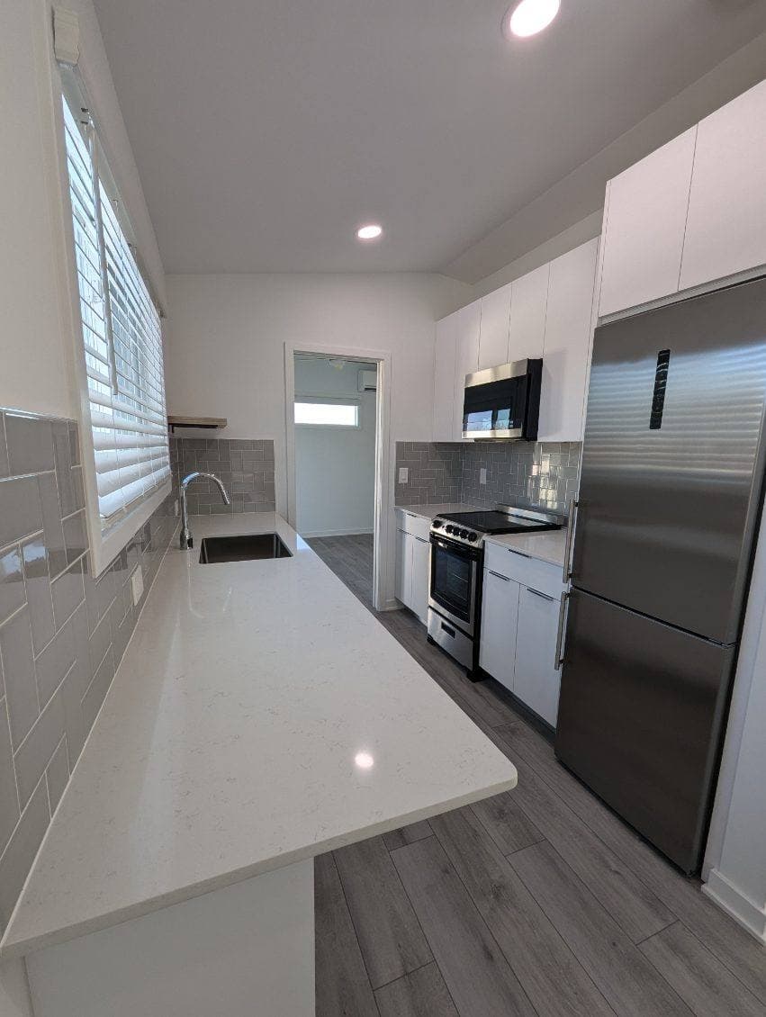 Salt rock interior and kitchen home features