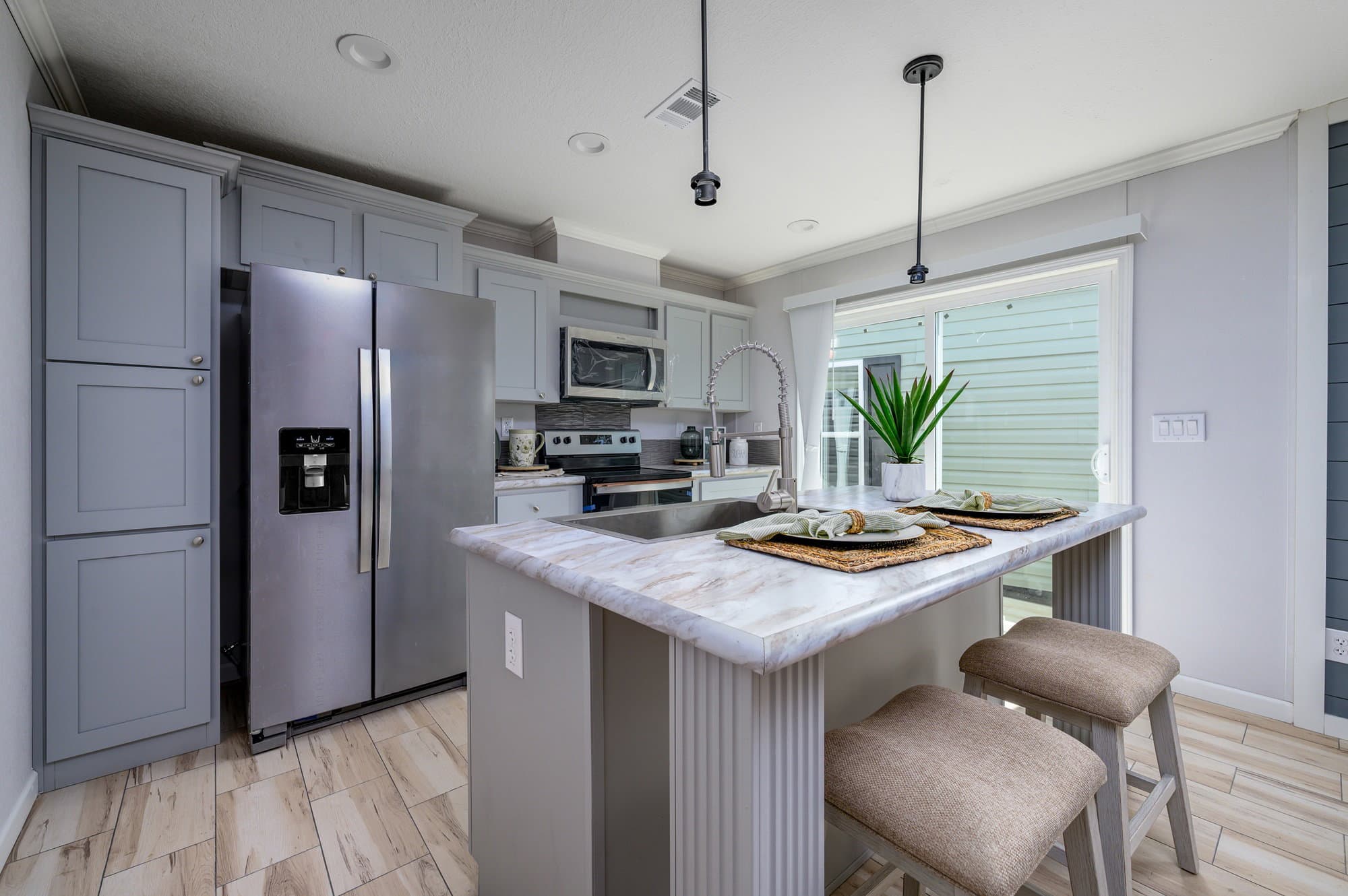 Palmetto kitchen and hero home features