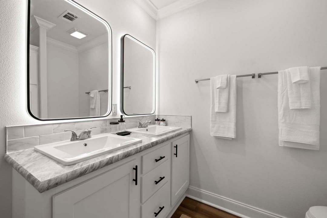 Silver springs 5320 bathroom home features