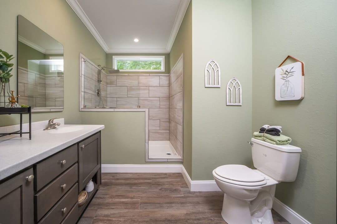 The chariot | 24442a | hud bathroom home features