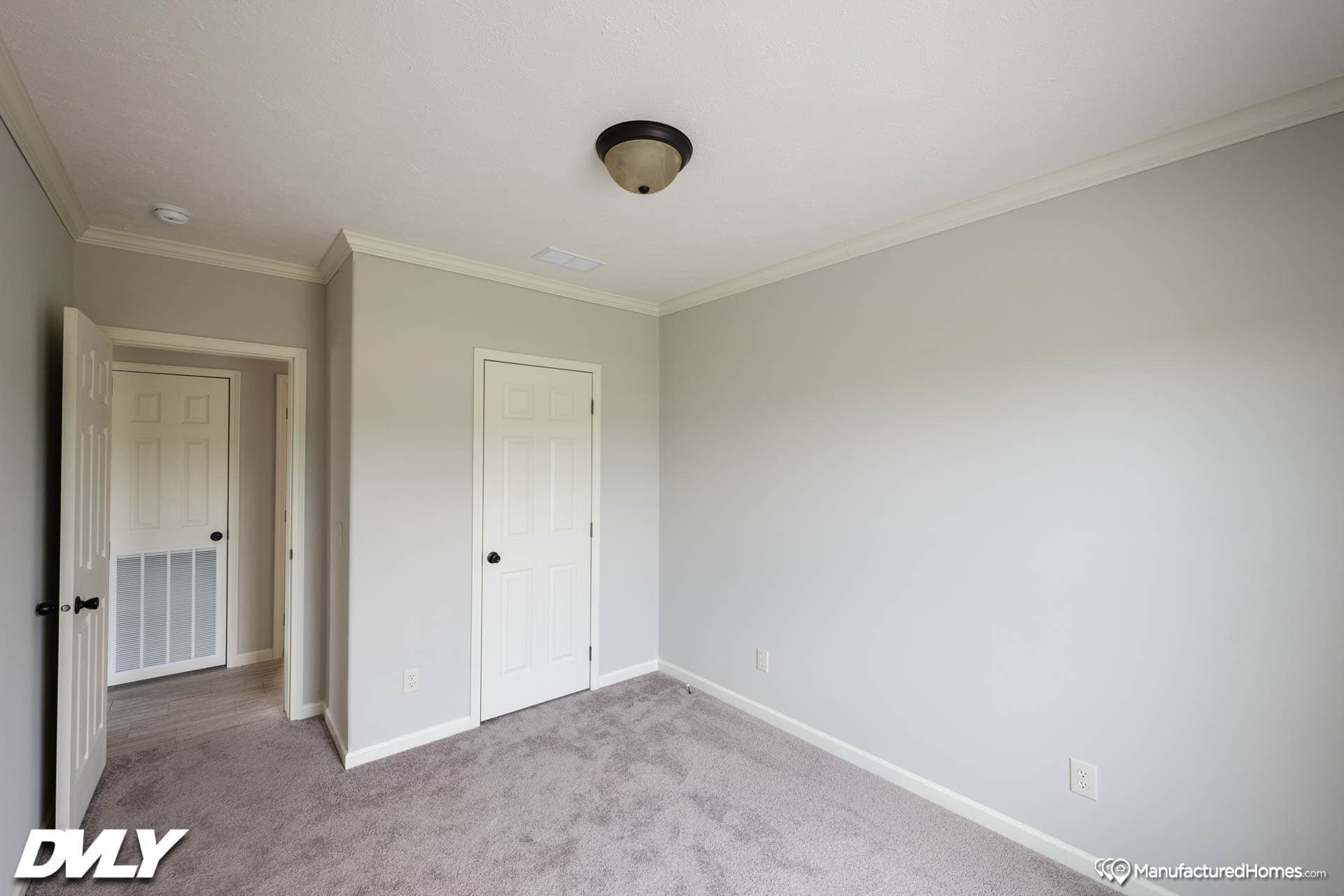 Novus bedroom home features