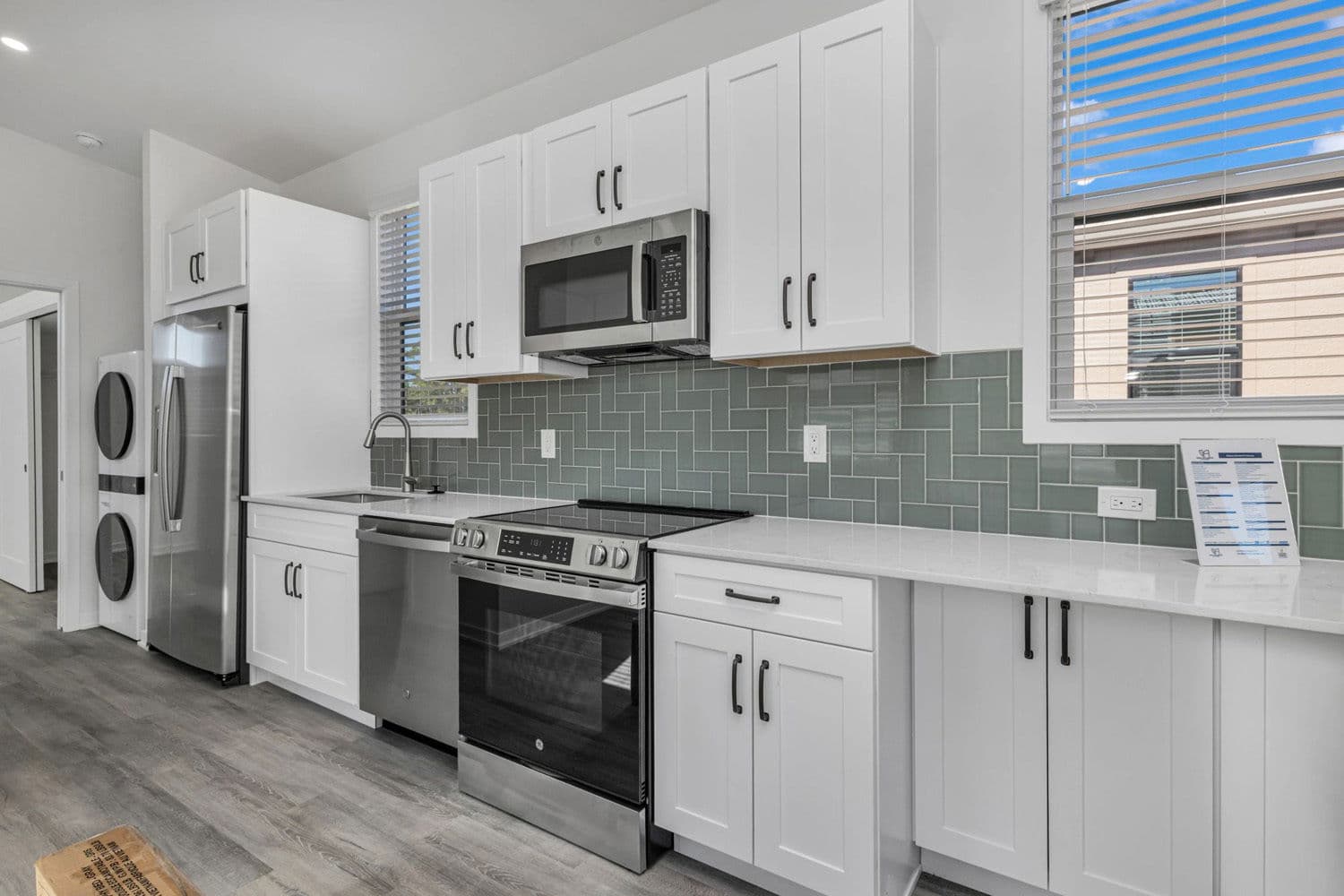 Villa rosa kitchen home features