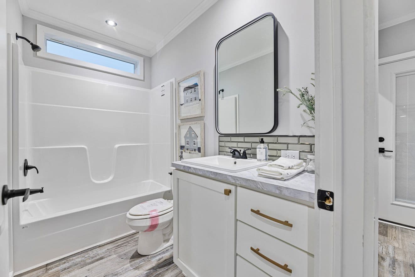 The davan | 28683a | hud bathroom home features