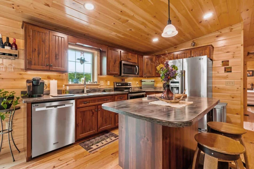 Frontier 2852 kitchen home features