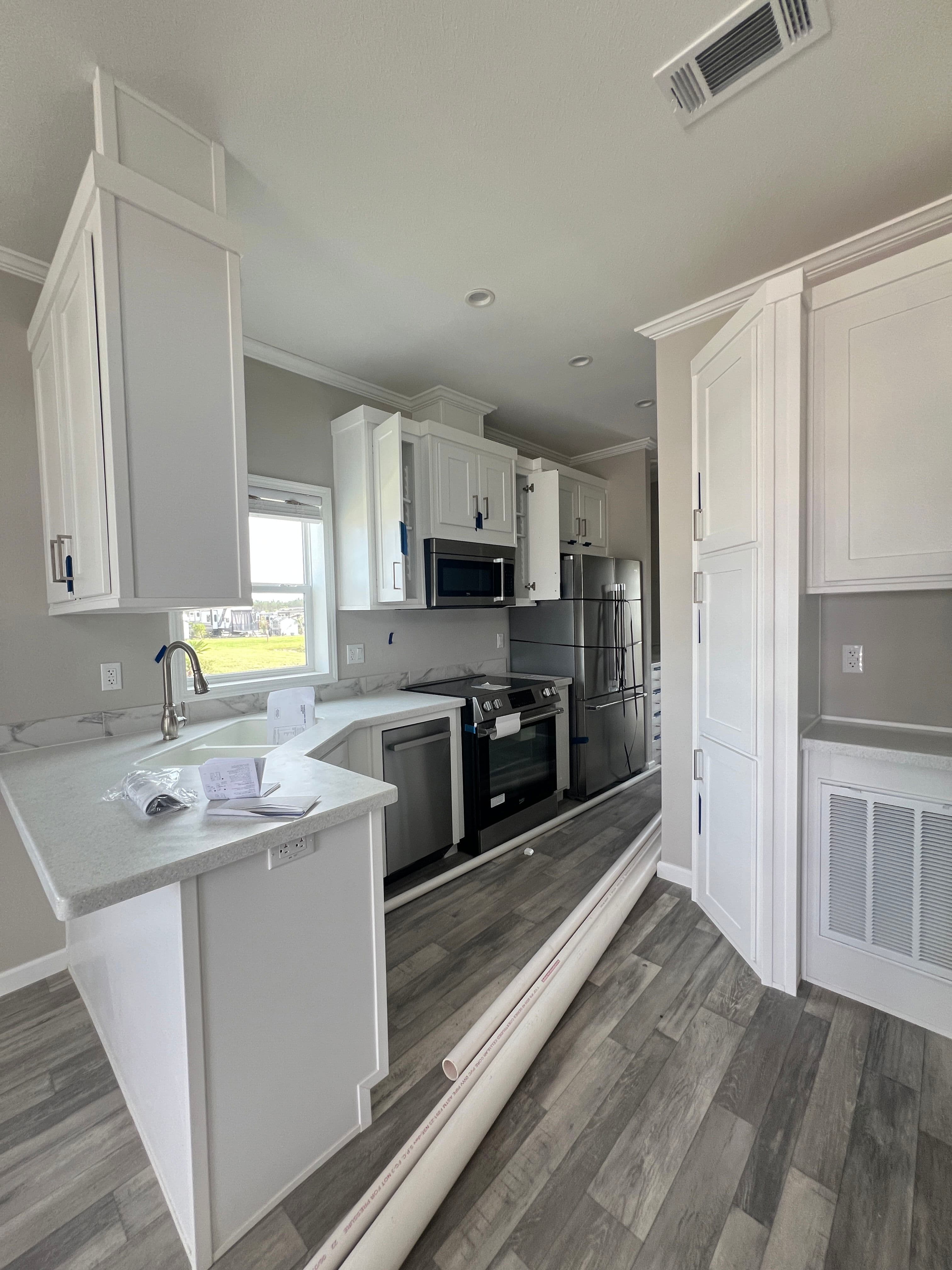 Hawk elite 13381d kitchen and interior home features