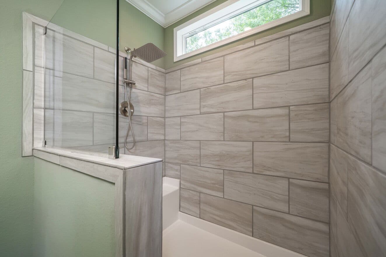 The chariot | 24442a | hud bathroom home features