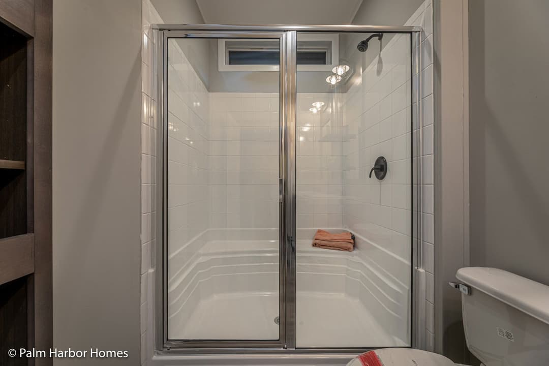 Levy 28482a bathroom home features