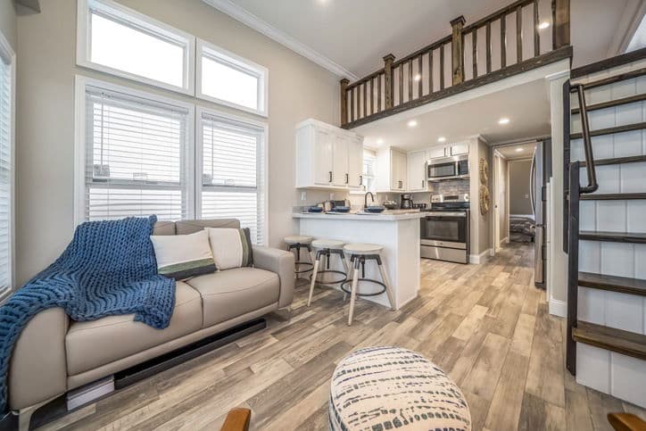 The avalon | 11341a | ansi interior home features