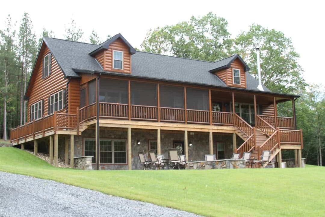 Mountaineer deluxe 2844 exterior home features