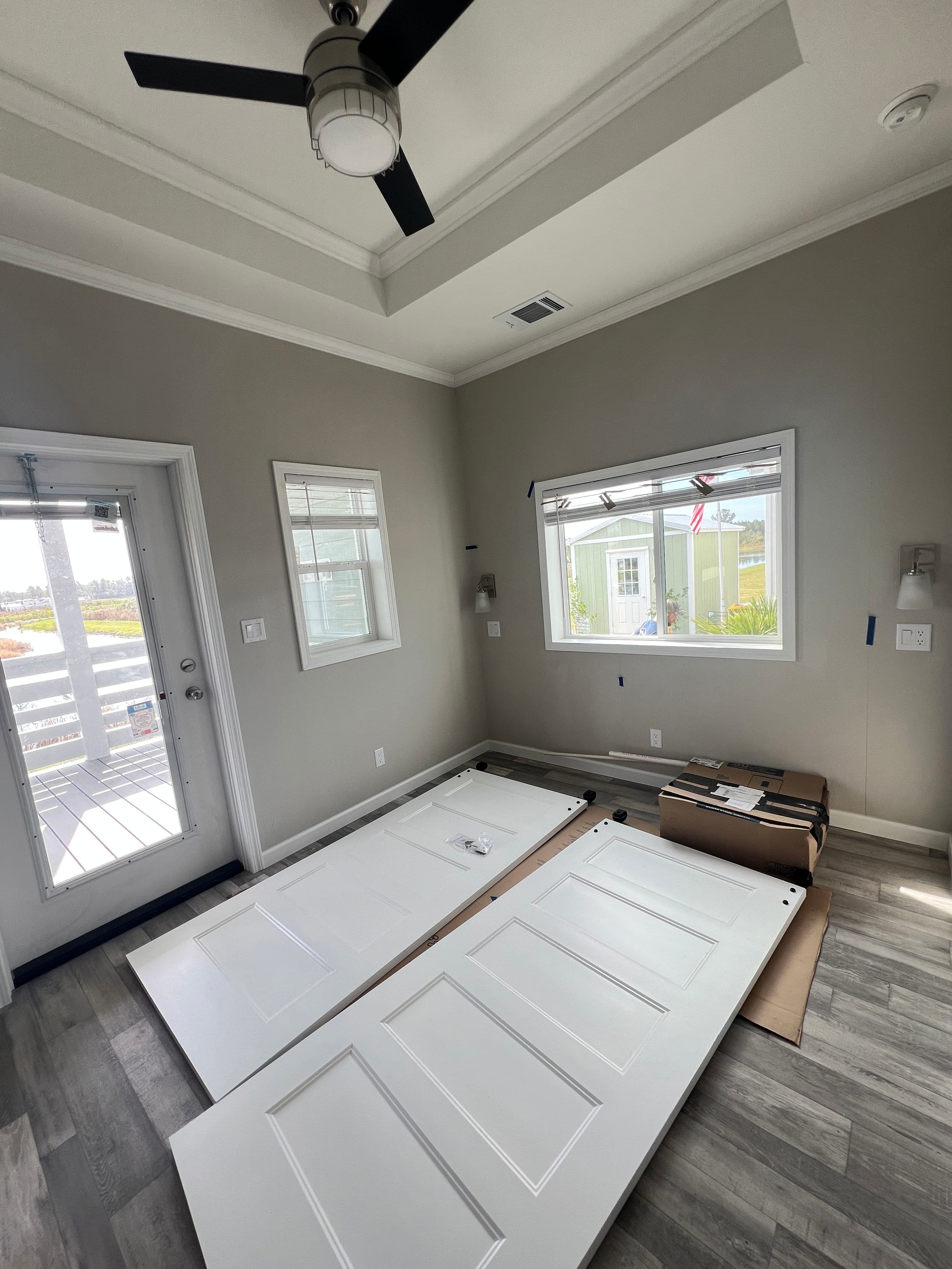 Hawk elite 13381d interior and bedroom home features