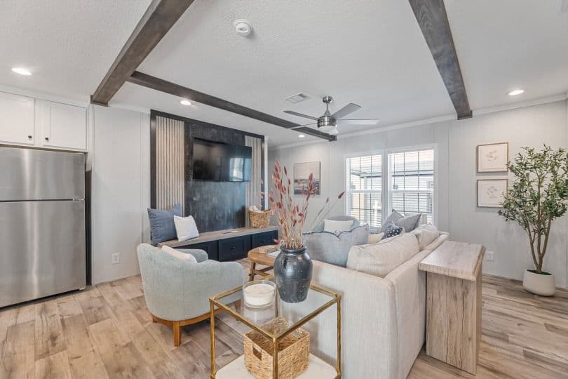 Vivid 28603n interior home features