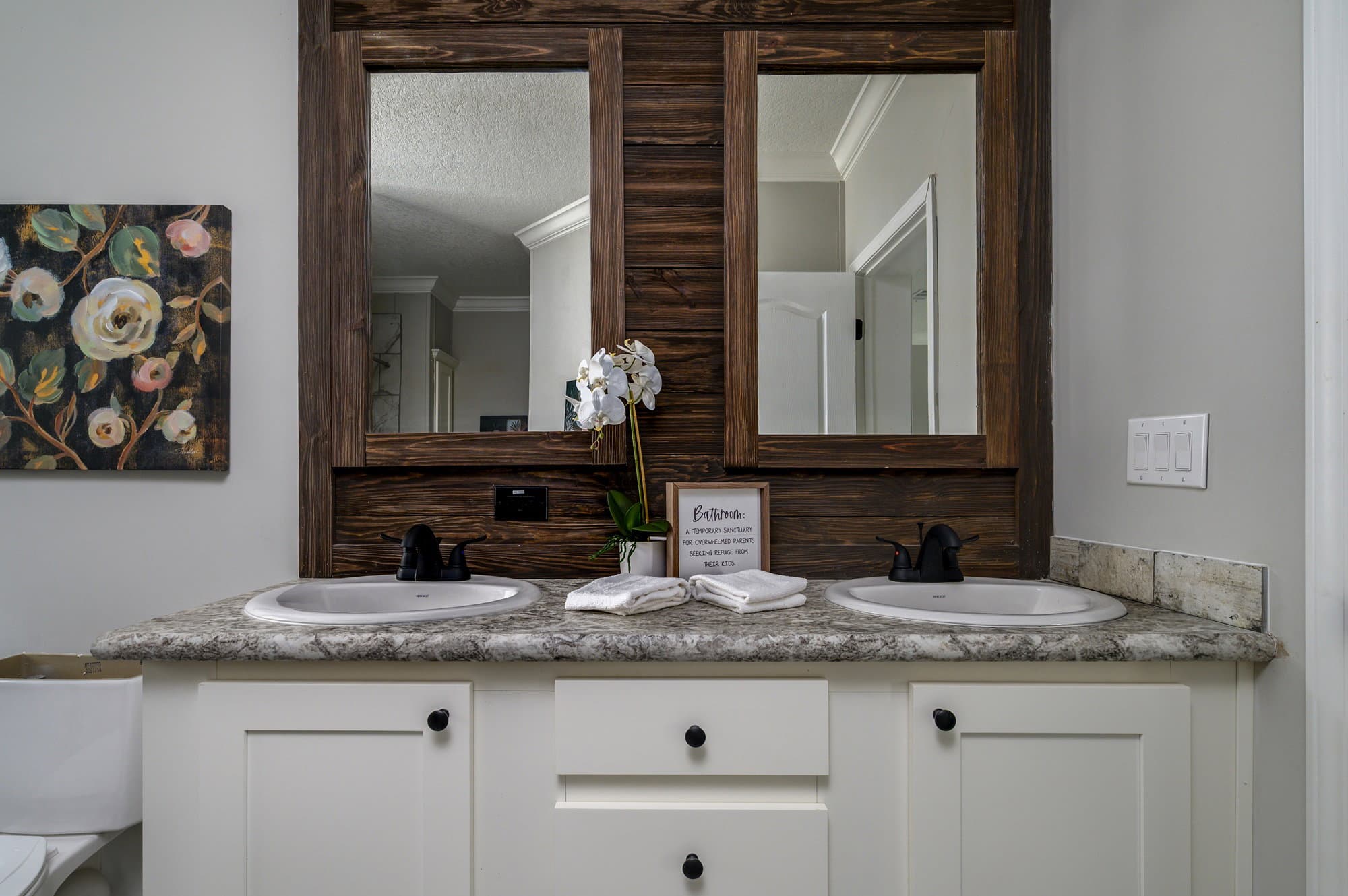 Annabelle bathroom home features