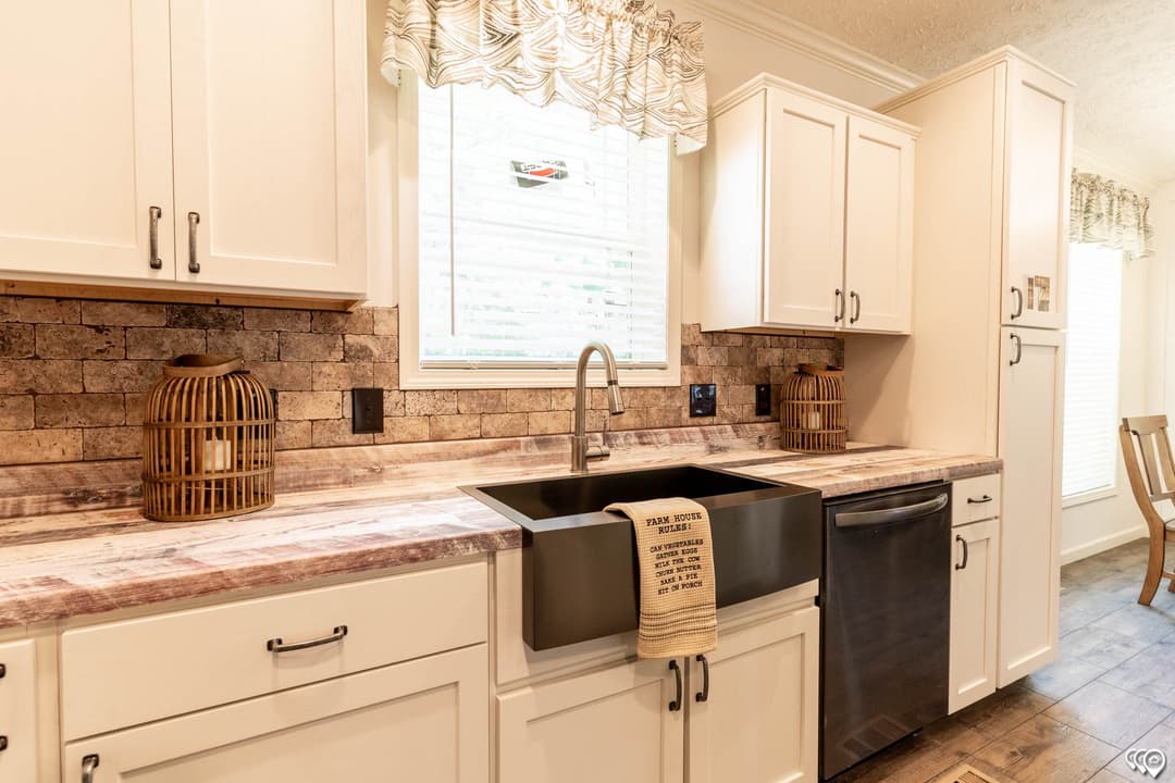 Aimon b 4br kitchen home features