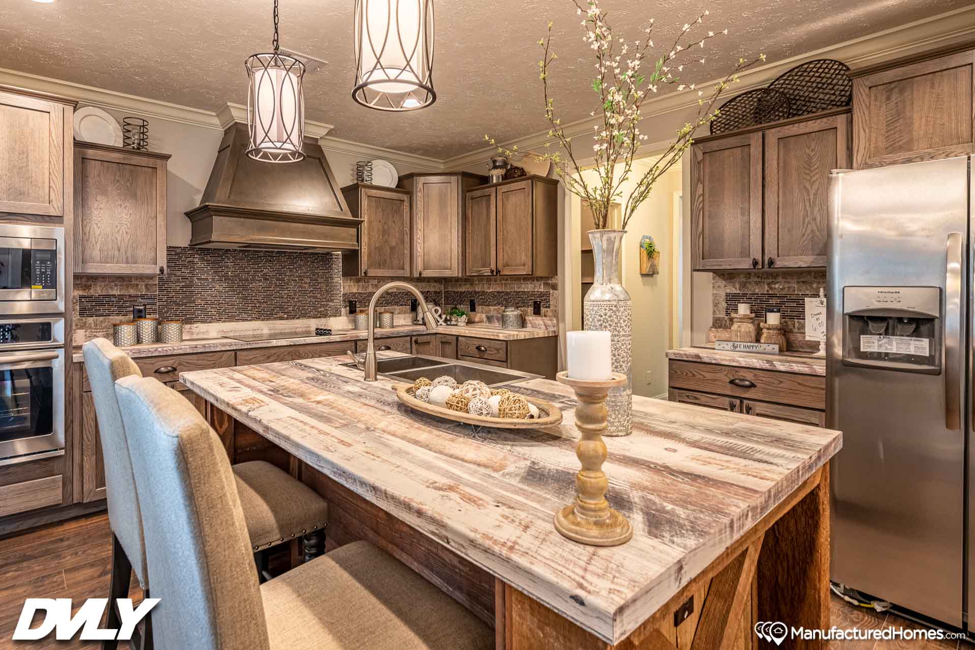 Signature series kitchen home features