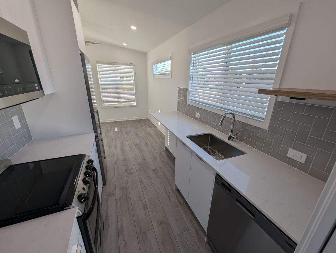 Salt rock interior and kitchen home features