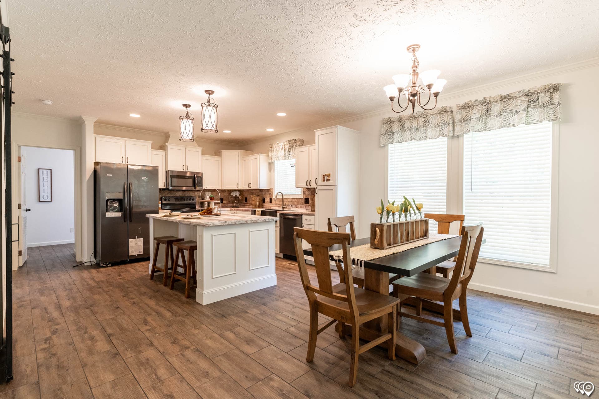 Aimon b interior home features